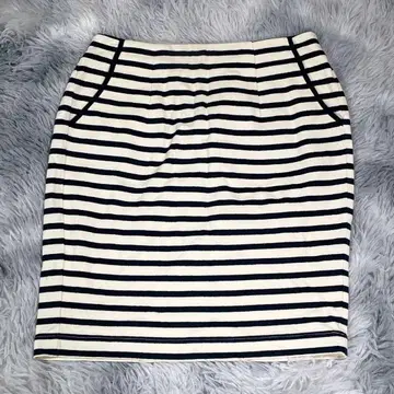 BMingLifeStore [ M ] 스커트 화이트 네이비 보더