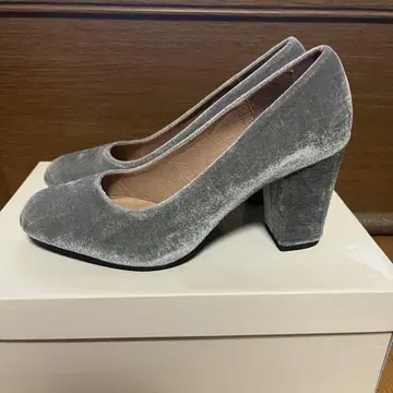 로즈버드 벨벳 펌프스 그레이