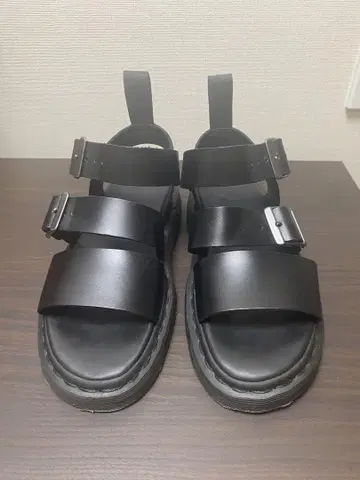 닥터마틴 샌들