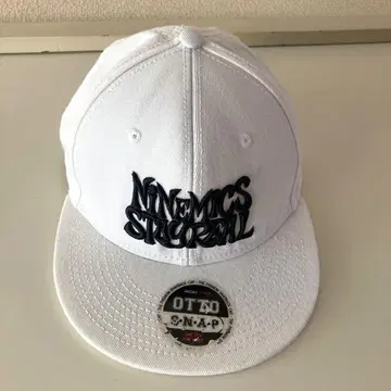NineMicrophones 스냅백 캡 - STAYREAL