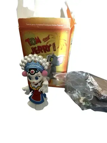 톰과 제리 여왕 피규어 박스 포함 Pop Mart Tom & Jerry