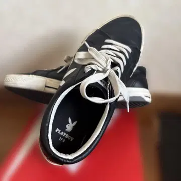 PLAYBOY 블랙 가죽 스니커즈 27.0cm