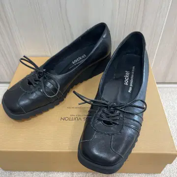 소켓 블랙 레이스형 플랫 펌프스
