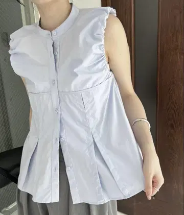 CAPRICIEUX LE'MAGE 후크 디자인 슬리브리스 셔츠