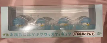 포켓몬 목욕탕에 떠 있는 쿠와스 피규어
