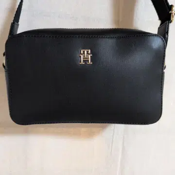 블랙 TOMMY HILFIGER 로고 숄더백