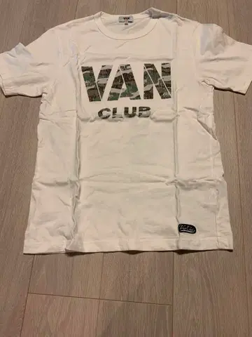 VAN CLUB 화이트 티셔츠 L 희귀한 카모플라주 로고 필수 아이템
