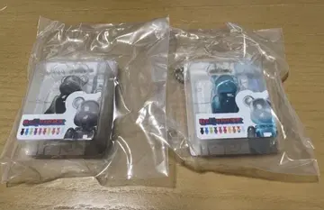 베어브릭 가챠 블랙 블루