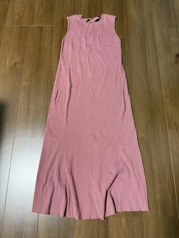 프로포션 바디 드레싱 모카핑크 슬리브리스 니트 원피스