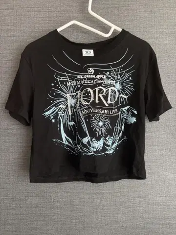 미세스 FJORD 피요르드 크롭 글리터 로고 티셔츠