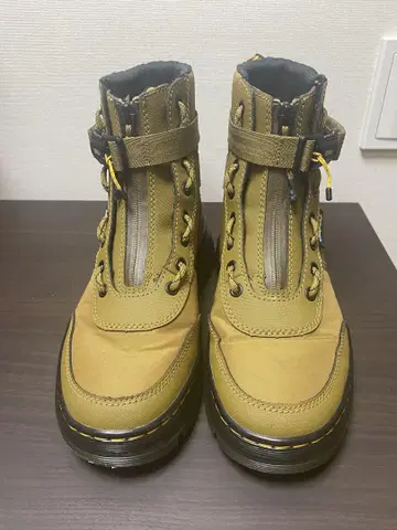 Dr. Martens 레이스업 부츠