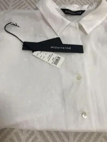 미즈이로 인드 플로키 도트 프린트 하프 슬리브 셔츠