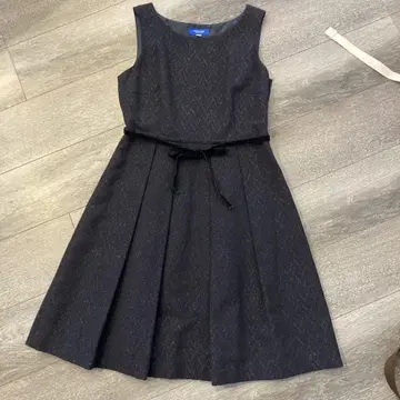 BLUE LABEL CRESTBRIDGE 슬리브리스 원피스