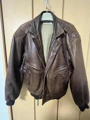 CLUB MONACO 브라운 가죽 자켓