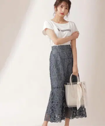 프로포션 바디 드레싱 레이스 스커트 머메이드 스커트