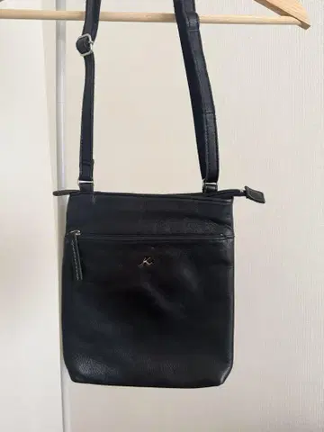 블랙 가죽 숄더백
