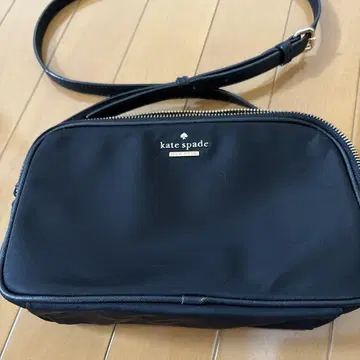 kate spade 블랙 나일론 숄더백