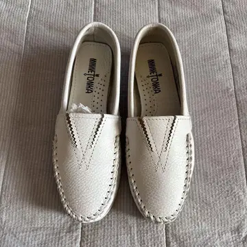 MINNETONKA 화이트 슬립온