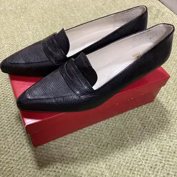히미코 블랙 스틸레토 펌프스 로퍼 25cm 엠보