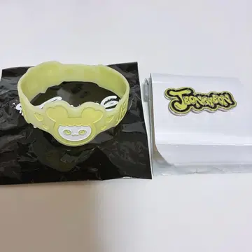TWICE 정연 러버 밴드 핀 배지