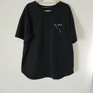 YECCA VECCA 블랙 티셔츠
