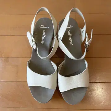 Clarks 클락스 softwear 샌들 화이트 상자 없음