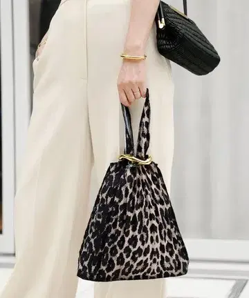 CELERI LEOPARD 플리츠 MINI