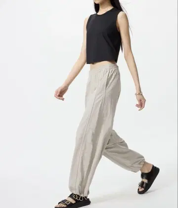 UNIQLO 유니클로 기어 팬츠 긴 길이 베이지 완판 S