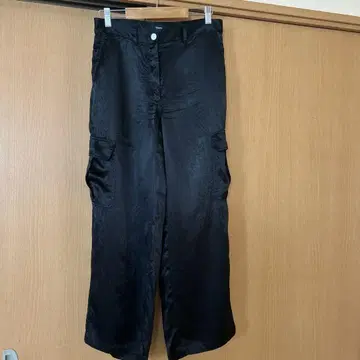 블랙 새틴풍 카고 팬츠 와이드 레그