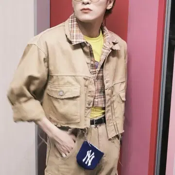 사가라 파우치 마쓰쿠라 카이토 의상 착용