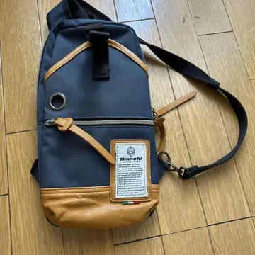 Bianchi passione.celeste 숄더백