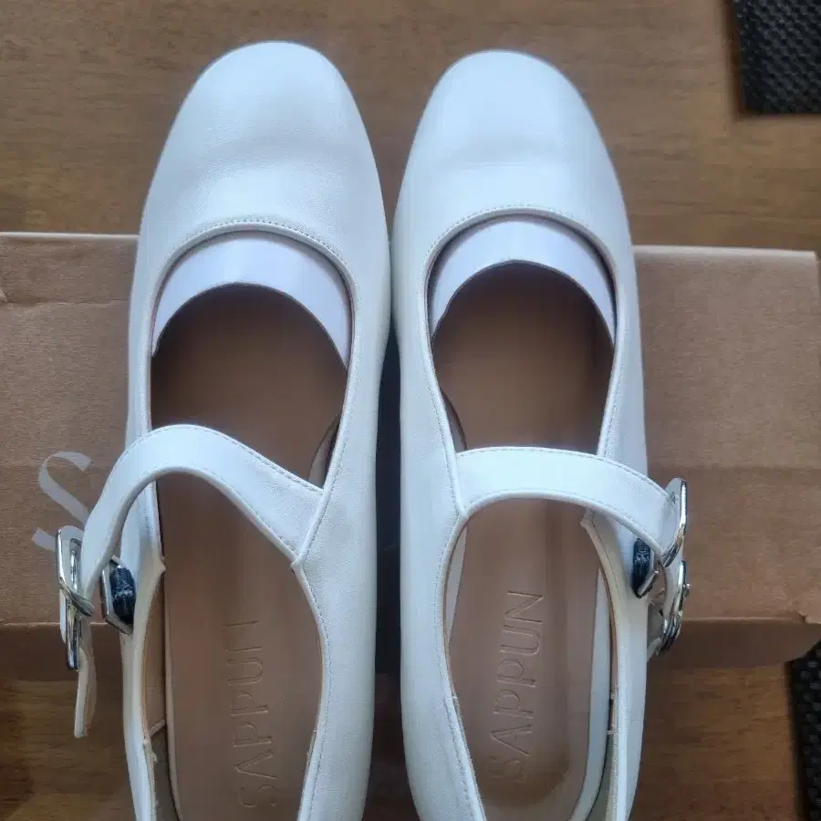 New SAPPUN White Mary Jane Shoes 240 #사뿐,#메리제인 on Bunjang