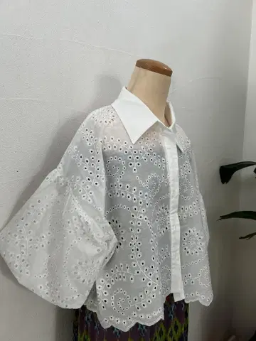 PLUS ALPHA 루미네 택 포함 화이트 레이스 셔츠 블라우스 자켓