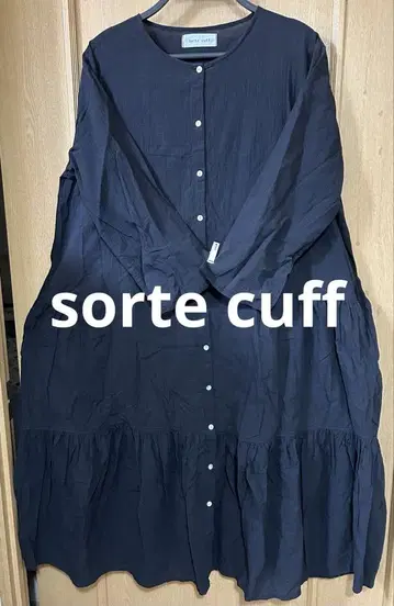 Sarte cuff 블랙 긴팔 티어드 셔츠 원피스