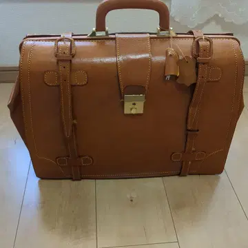 브라운 가죽 브리프 케이스 택, 열쇠 포함 40cm 31cm