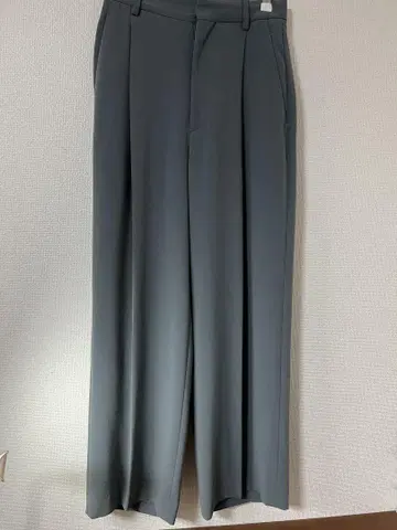 유나이티드 애로우즈 그레이 와이드 팬츠
