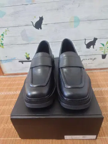 정맥 무늬 소가죽 로퍼 CTHY mlr