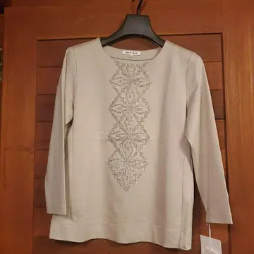 [택 포함 새상품] HANAE MORI 자수 7부 소매 티셔츠