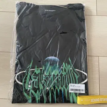 RAD MARKET 그래픽 티셔츠 블랙