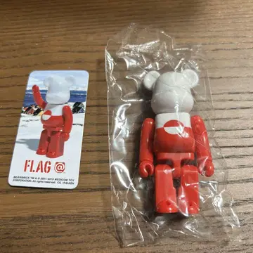 화이트 그린란드 국기 MEDICOM TOY FLAG 베어브릭