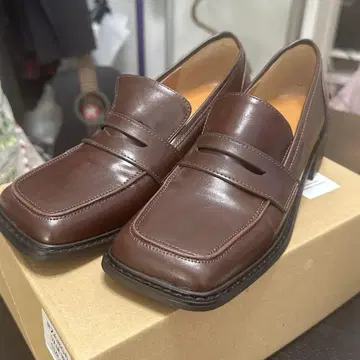[미사용 새상품] Didot.showroom 스퀘어 힐 로퍼