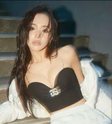 GYDA [세이세이 콜라보] GS 메탈 스톤 스트랩 뷔스티에 블랙