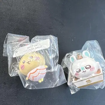 치이카와 쿠라스시 콜라보 비쿠라폰 토끼, 모몽가 피규어