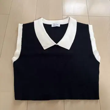 LAGUA GEM 슬리브리스 상의