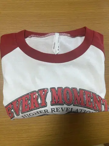 EVERY MOMENT 래글런 티셔츠