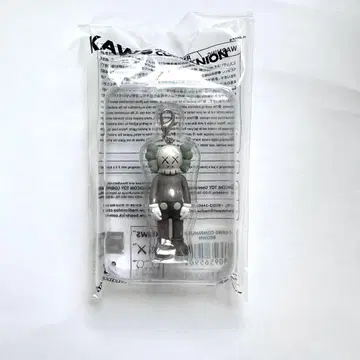 KAWS COMPANION 키링 BROWN