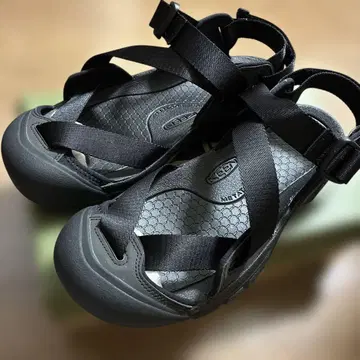 새상품 KEEN 킨 ZERRAPORT2 젤라포트2 블랙 28cm