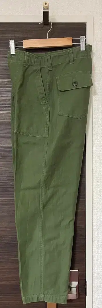 올리브 그린 카고 팬츠 하이웨스트