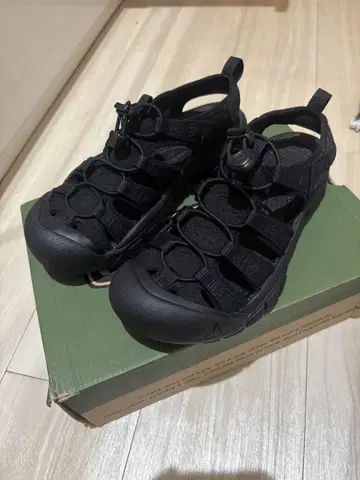 킨 KEEN NEWPORT H2 샌들 박스 있음 23.5cm