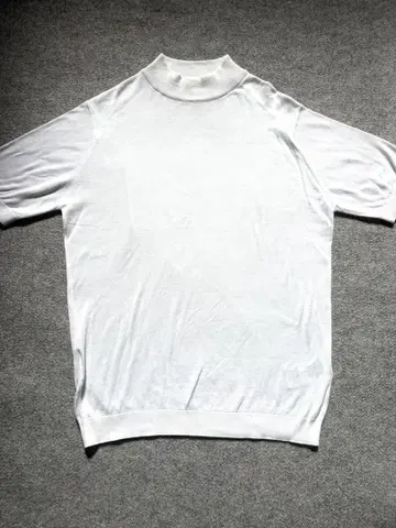 [미사용에 가까운] JOHN SMEDLEY 존스메들리 모크넥 니트